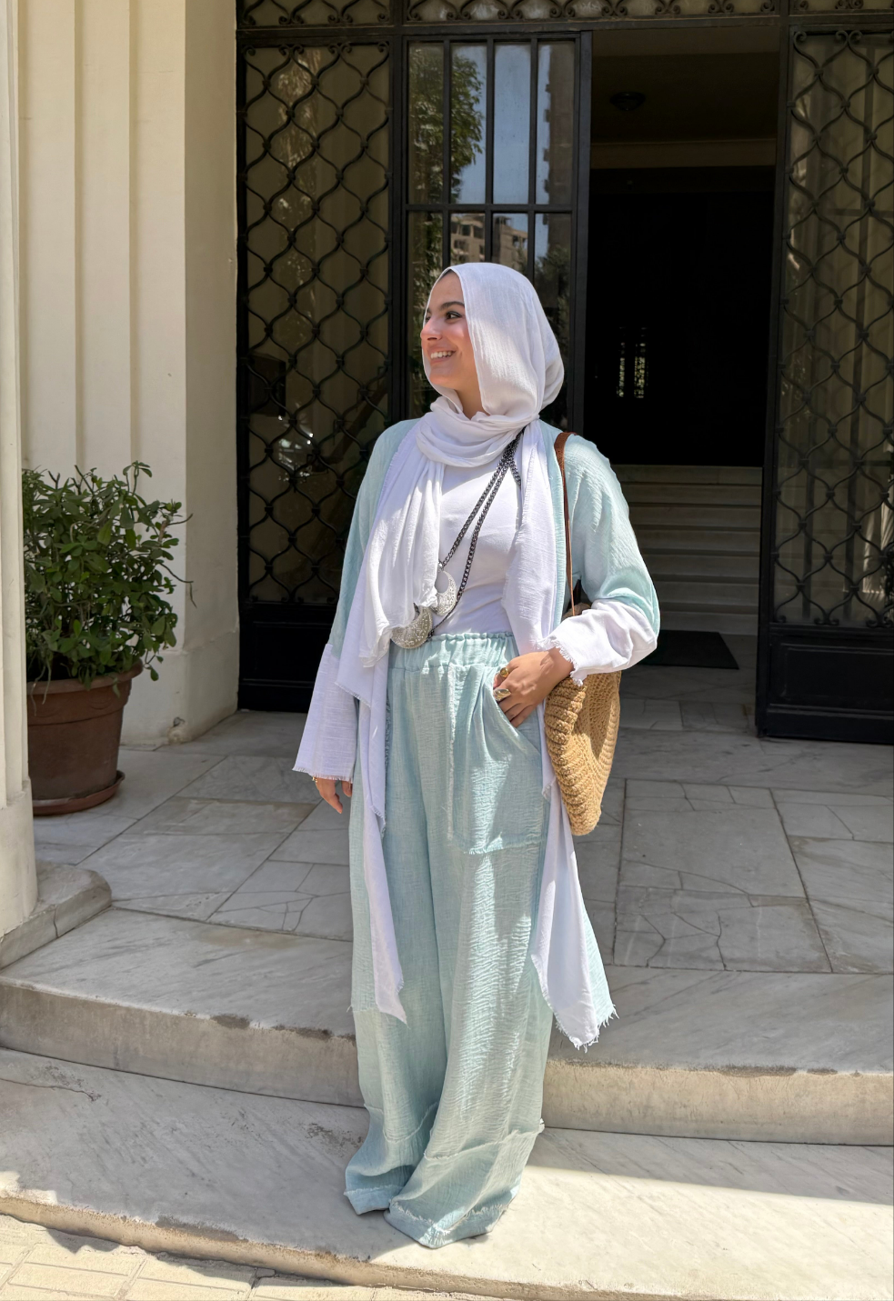 The Bicolor Linen Set in Aqua Blue