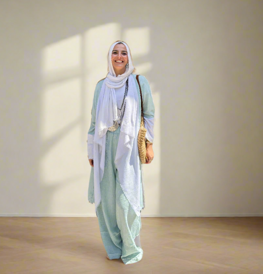 The Bicolor Linen Set in Aqua Blue