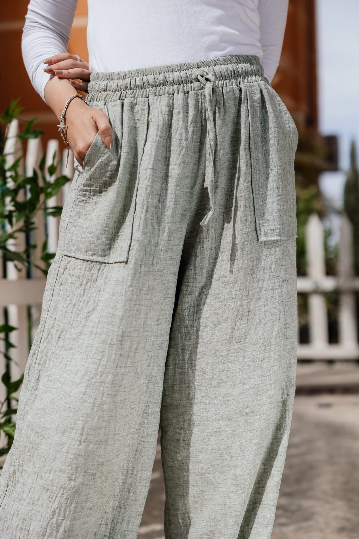 Wide linen pants in mint