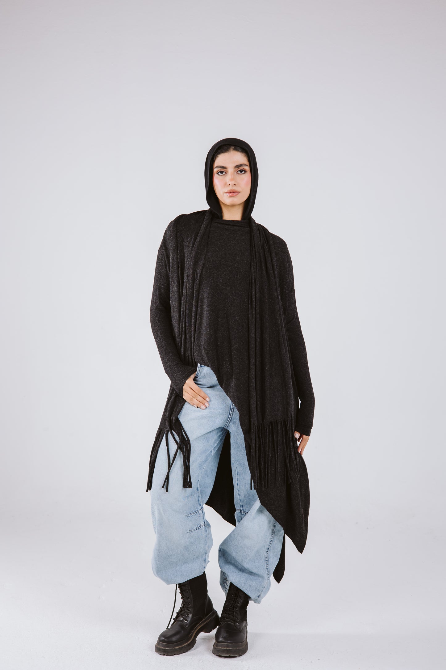 Waves Top with Fringes Scarf in Black