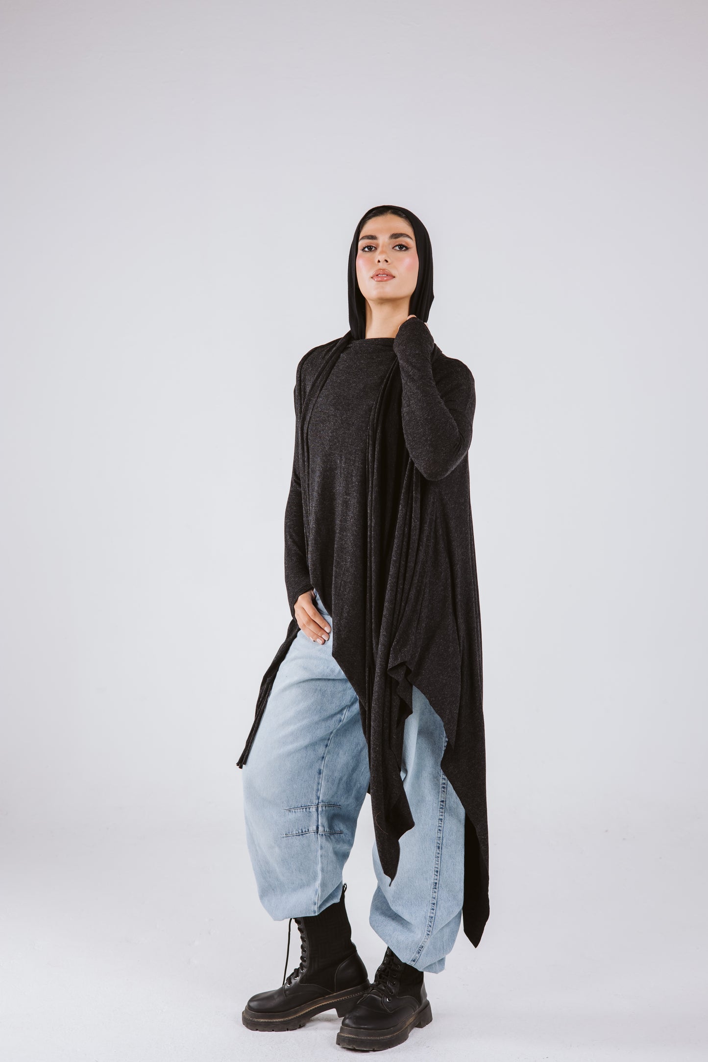 Waves Top with Fringes Scarf in Black