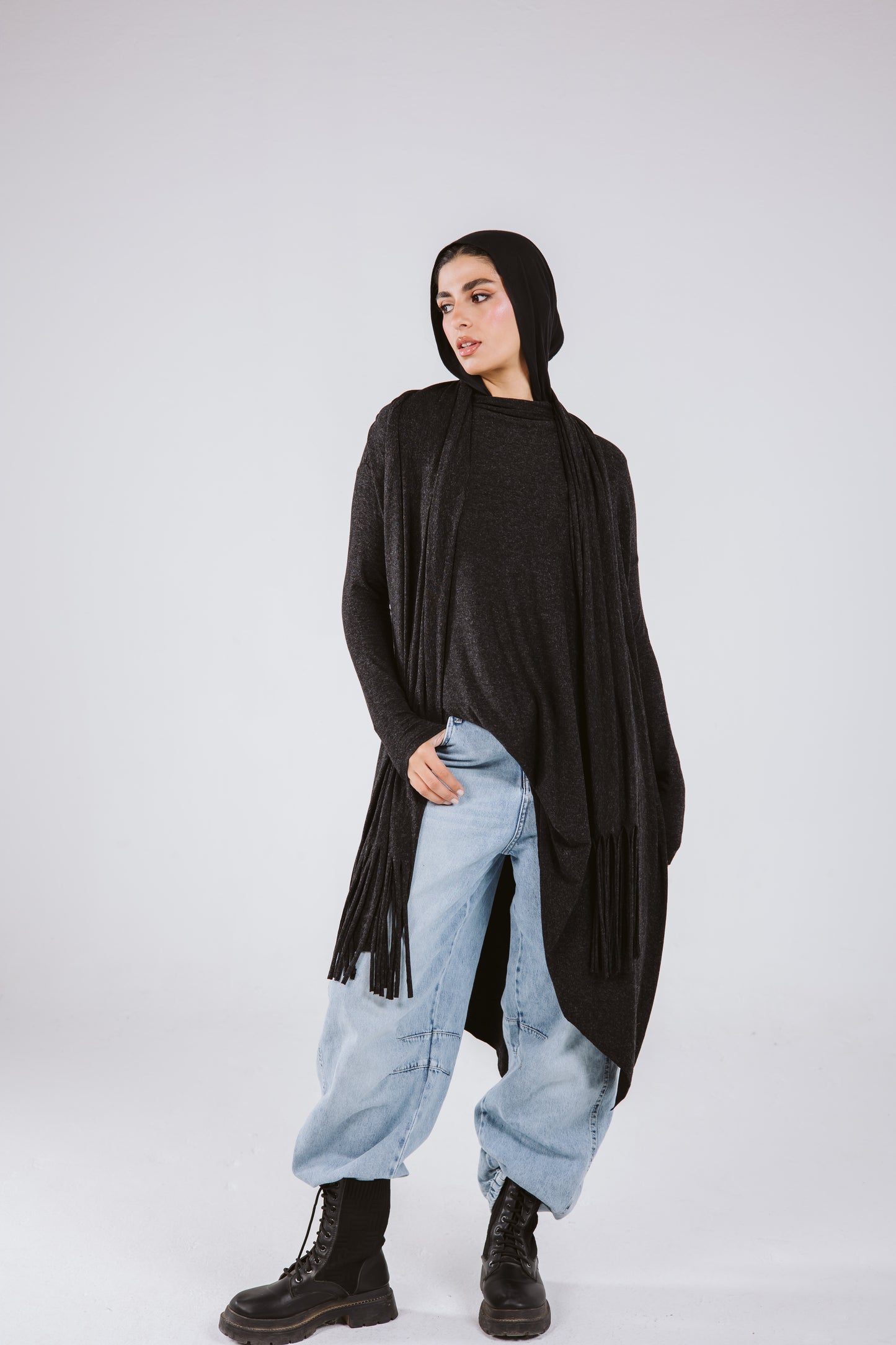 Waves Top with Fringes Scarf in Black