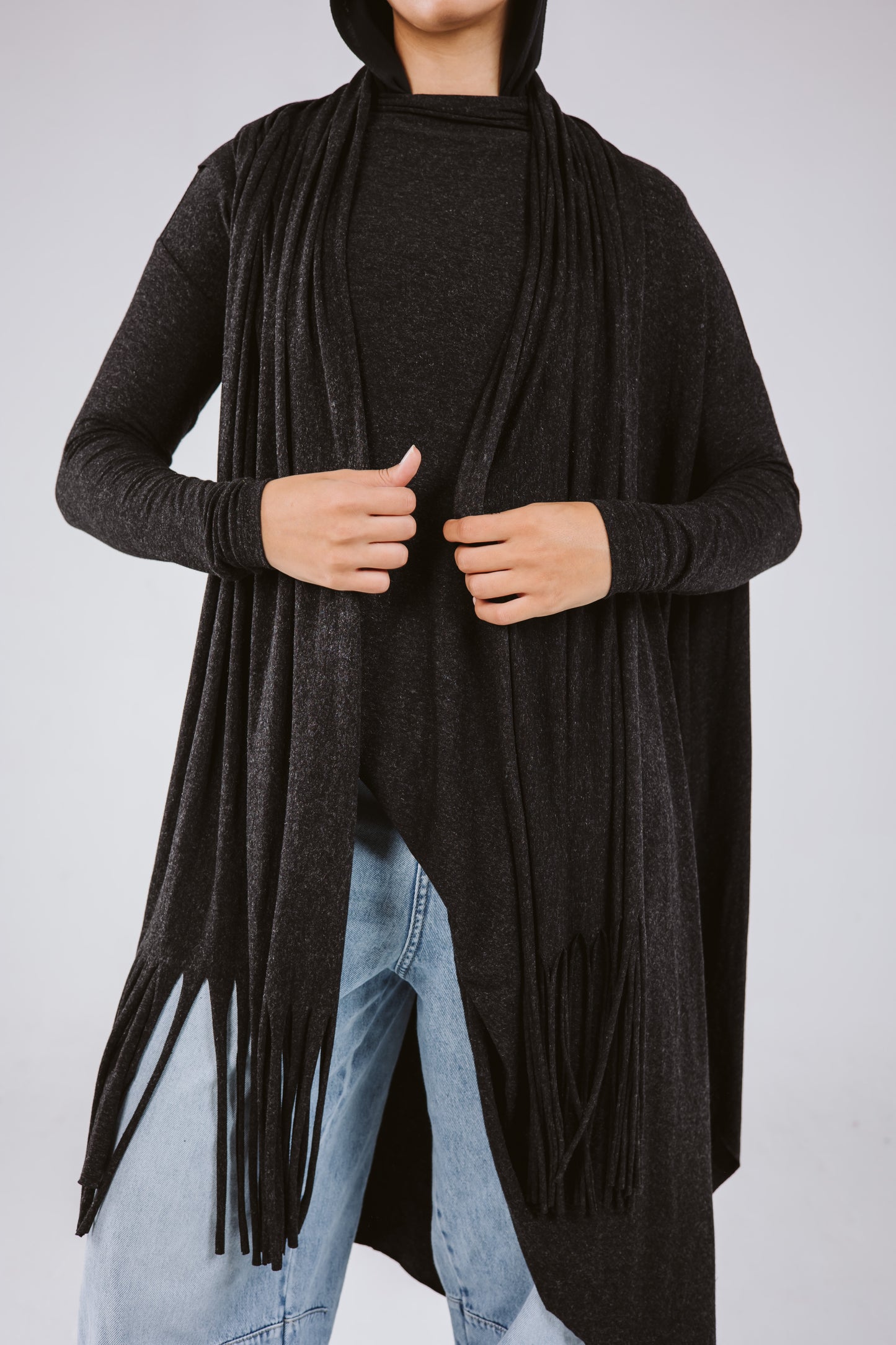 Waves Top with Fringes Scarf in Black