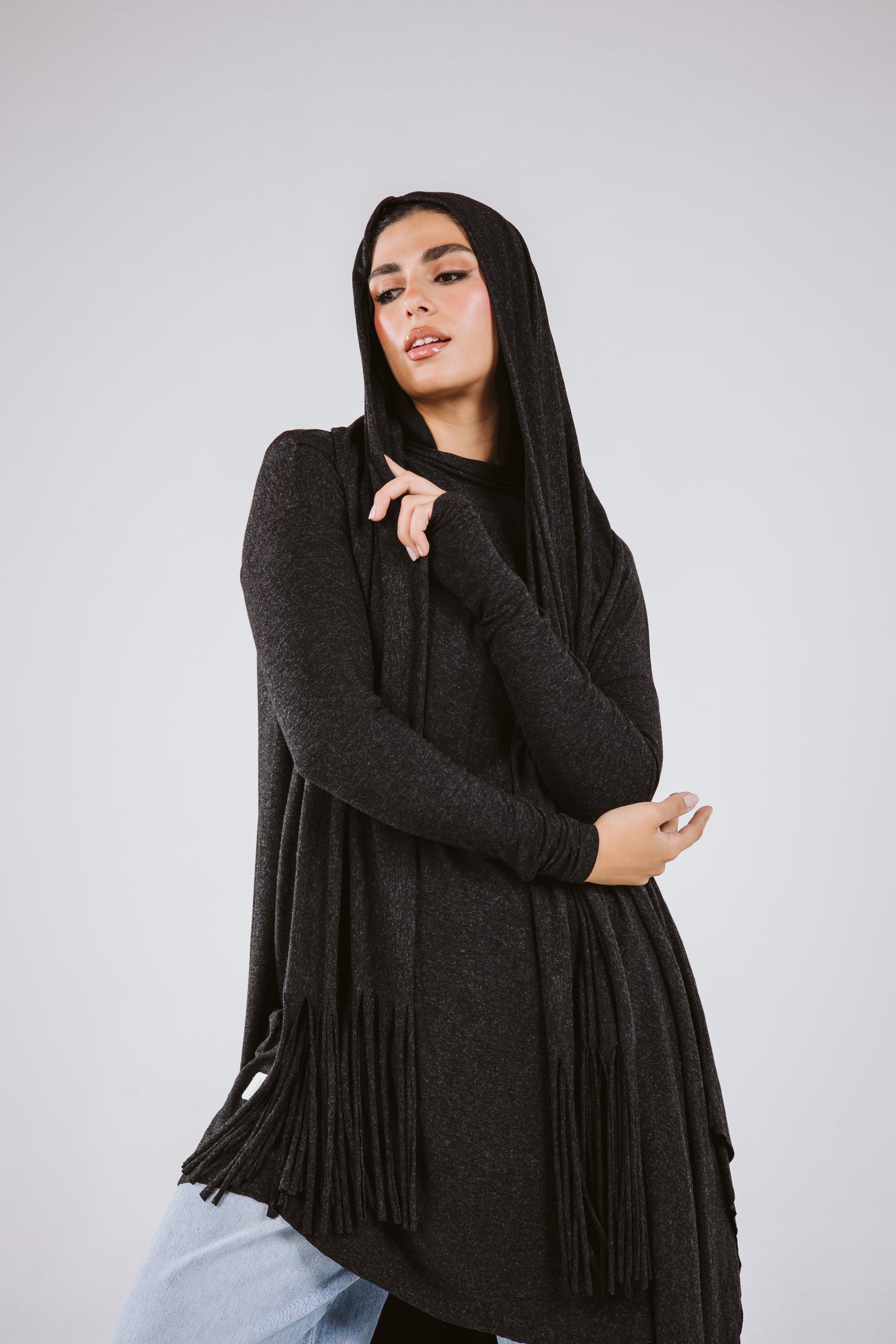 Waves Top with Fringes Scarf in Black