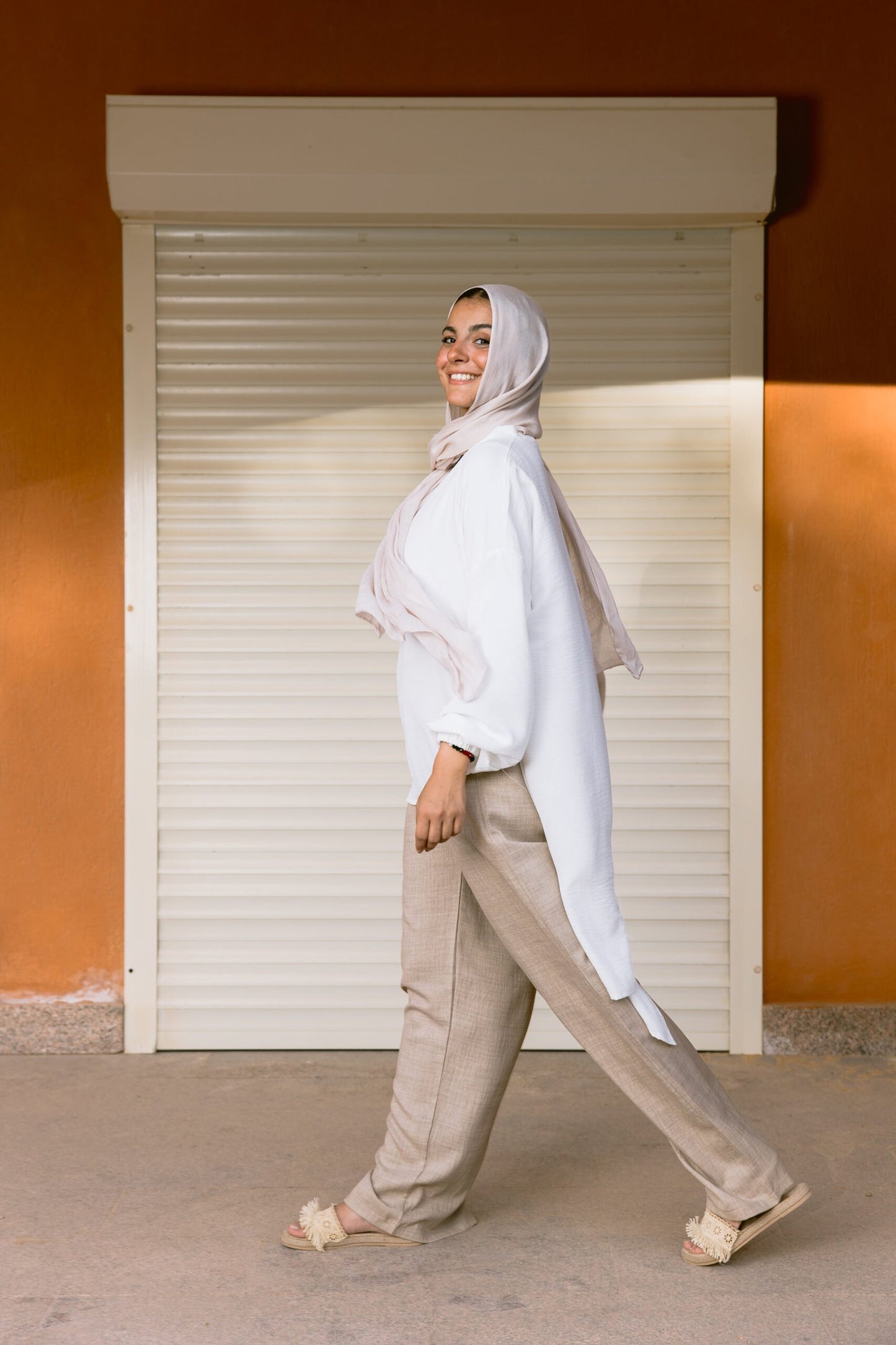 Asymmetrical top in white