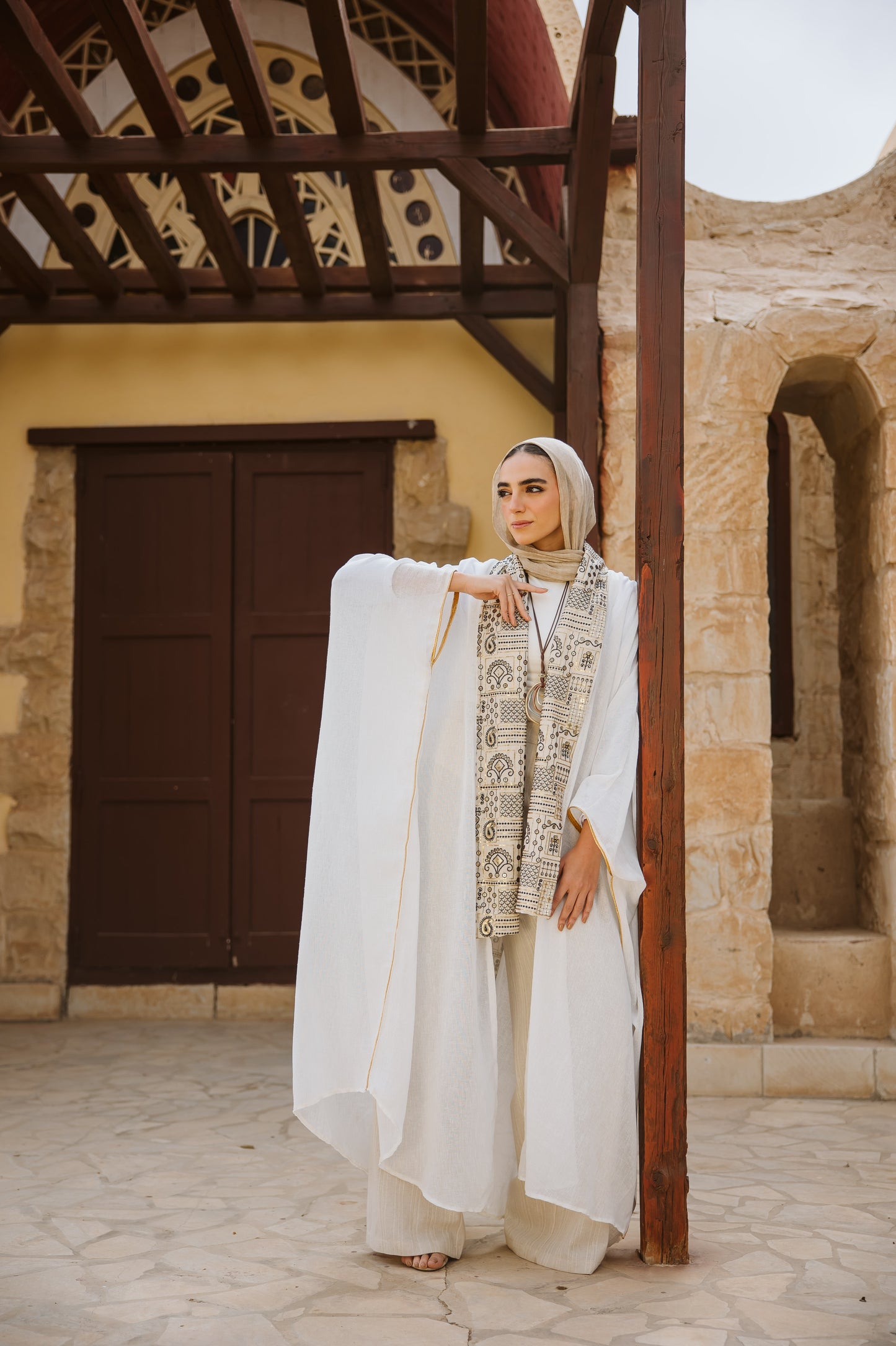 Anwar Linen Kaftan in white