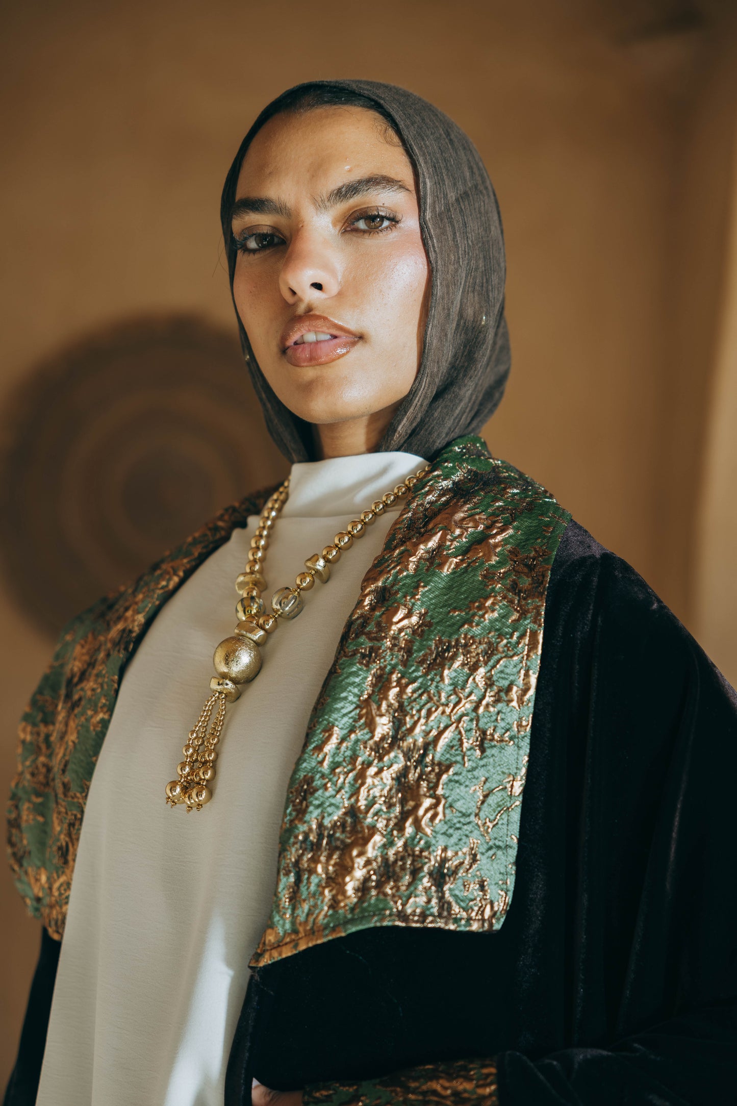Dayee Kaftan in Brown