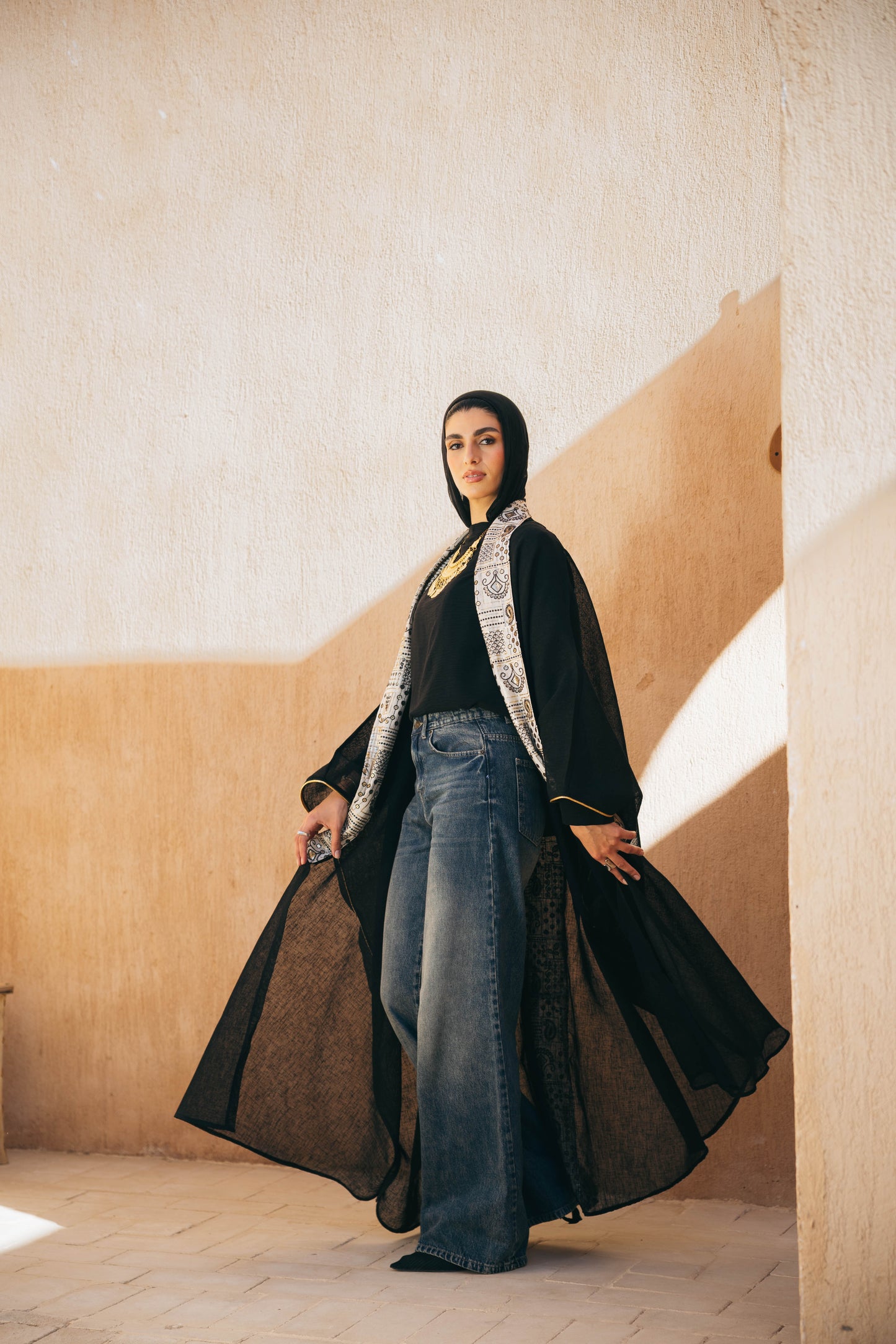 Anwar Linen Kaftan in Black