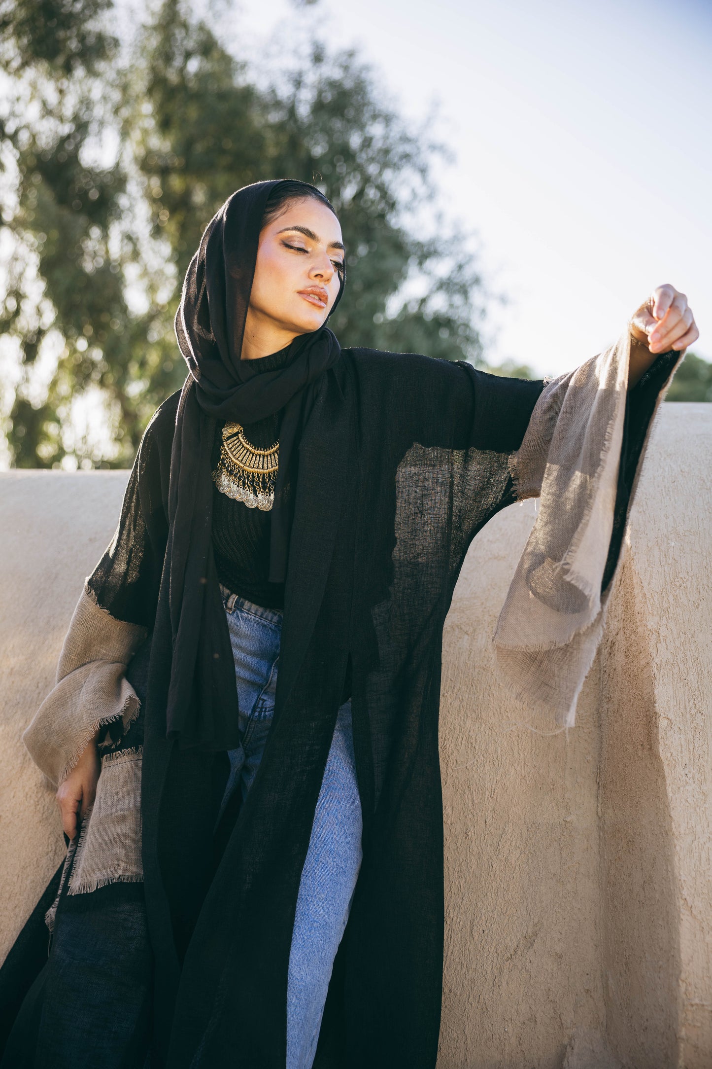 Sabeya Linen Kaftan in Black
