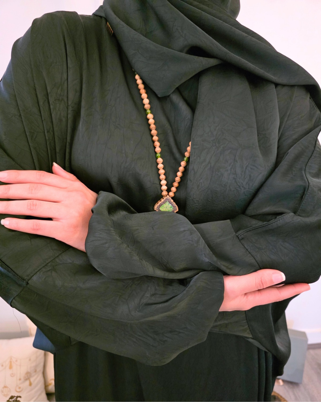 Calligraphy Embroidery Isdal in Olive