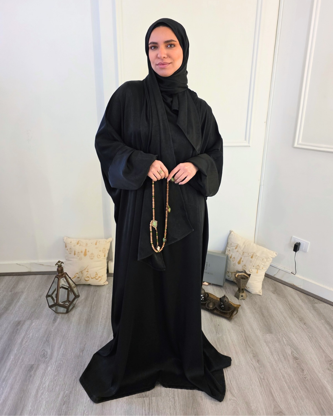 Calligraphy Embroidery Isdal in Black