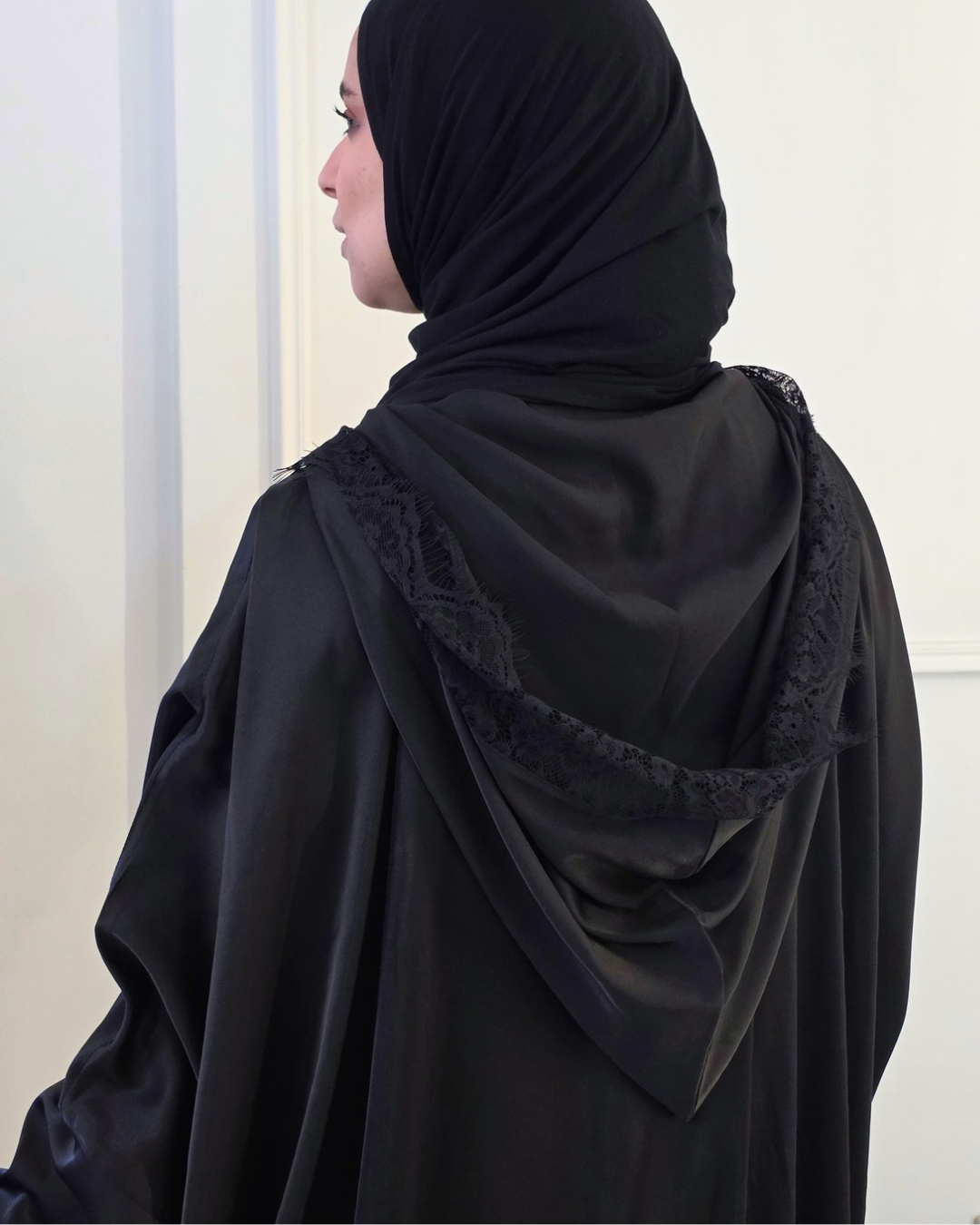 Signature Lace Isdal in Black