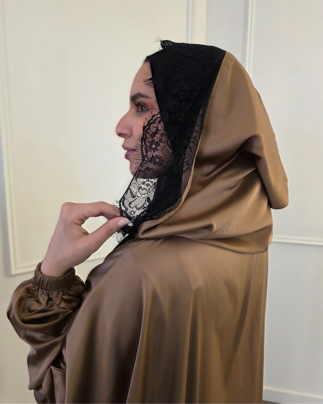 Signature Lace Isdal in Cafe