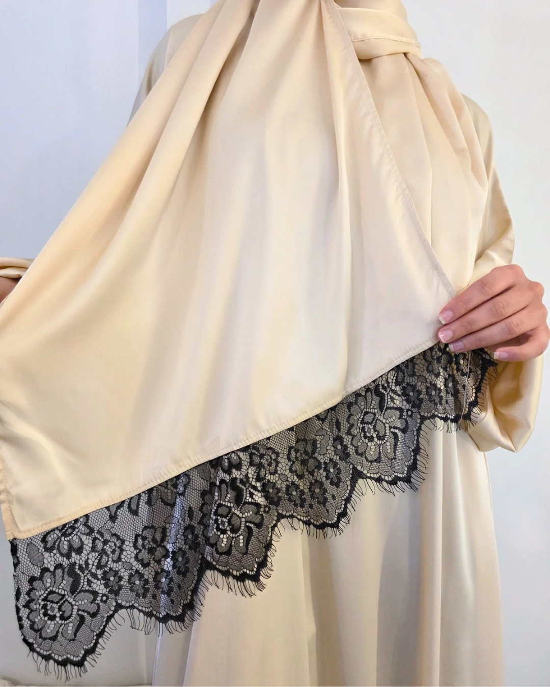 Signature Lace Isdal in off white