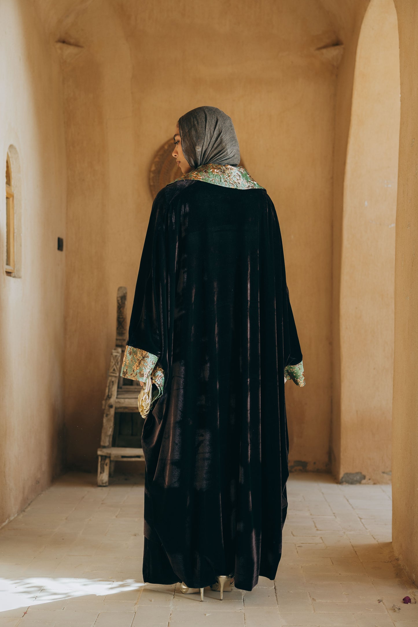 Dayee Kaftan in Brown