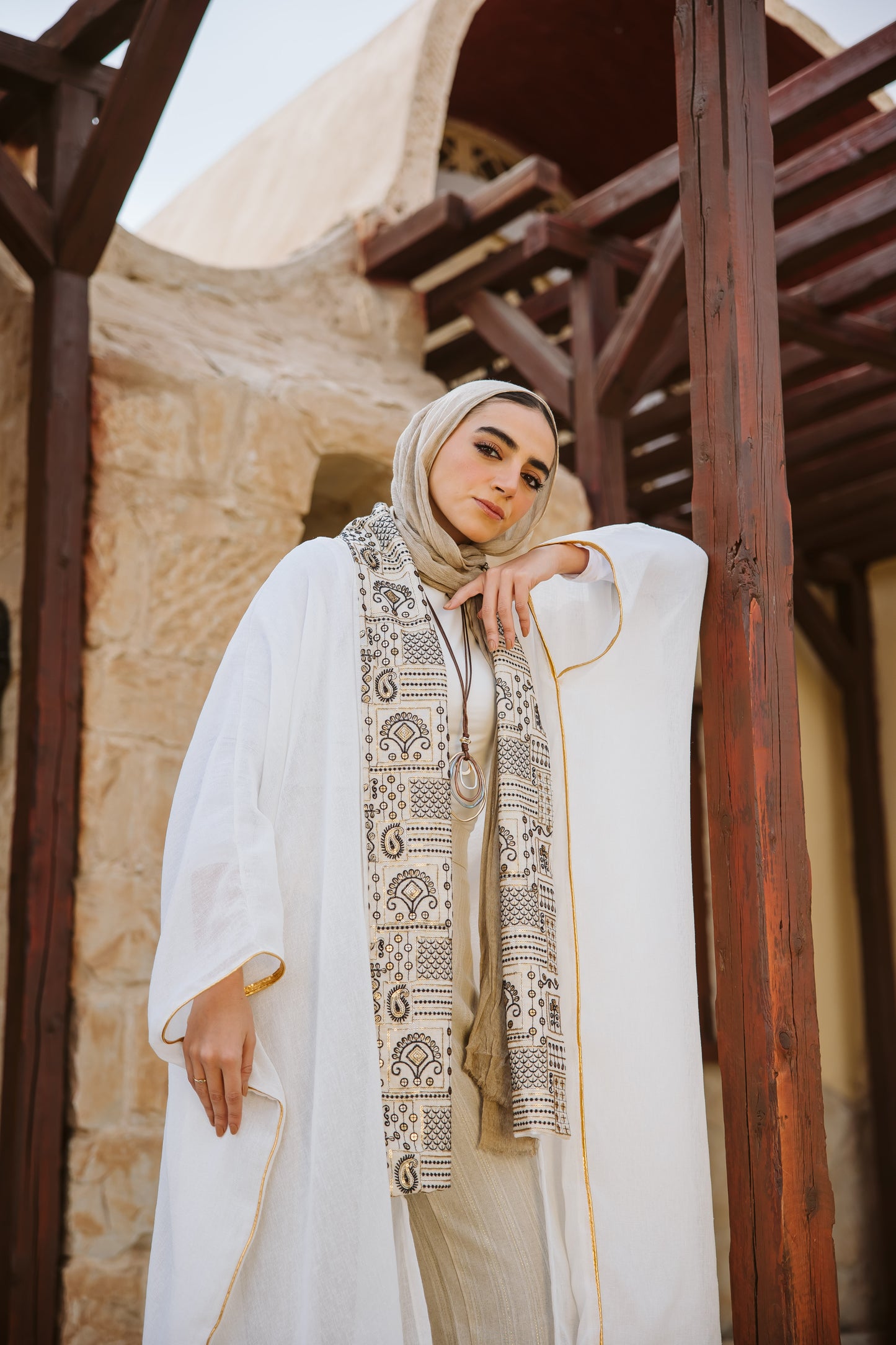 Anwar Linen Kaftan in white