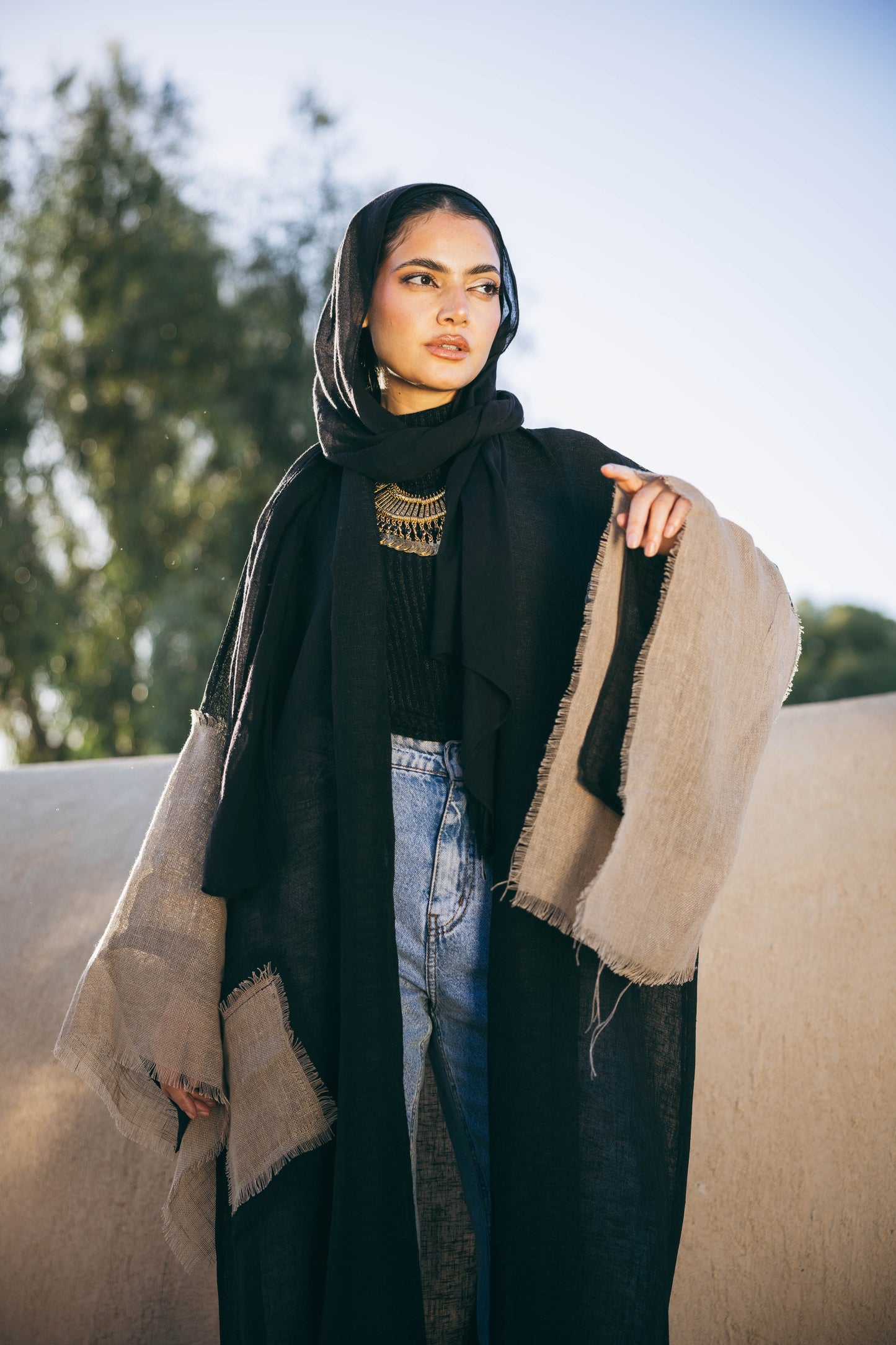 Sabeya Linen Kaftan in Black