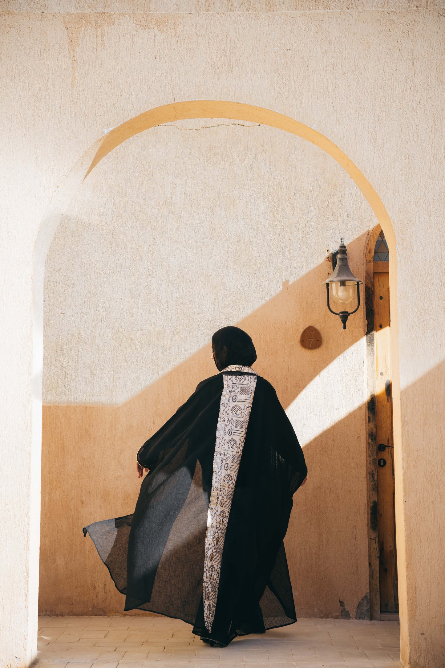 Anwar Linen Kaftan in Black