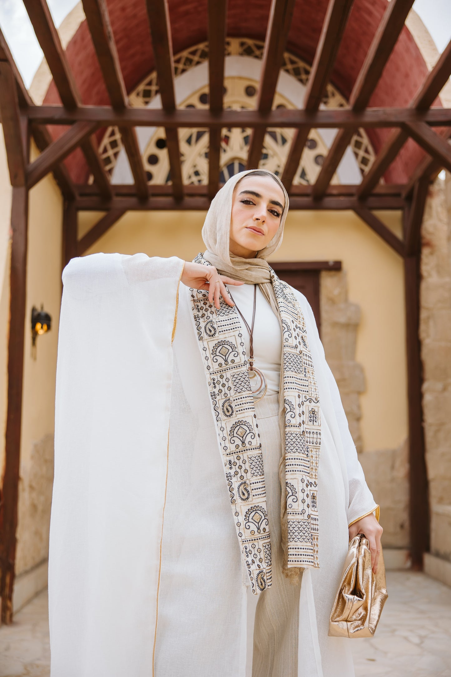 Anwar Linen Kaftan in white
