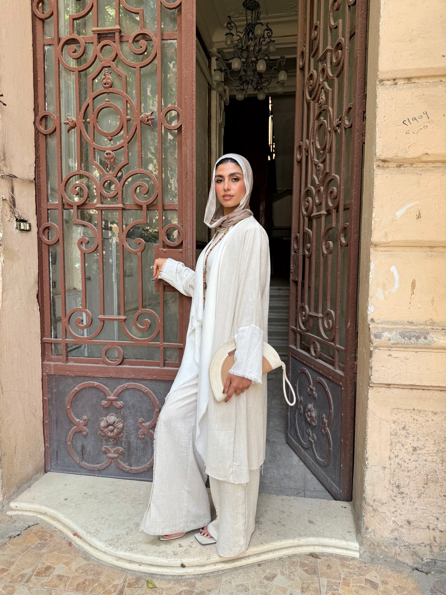 The Bicolor Linen Set in Latte