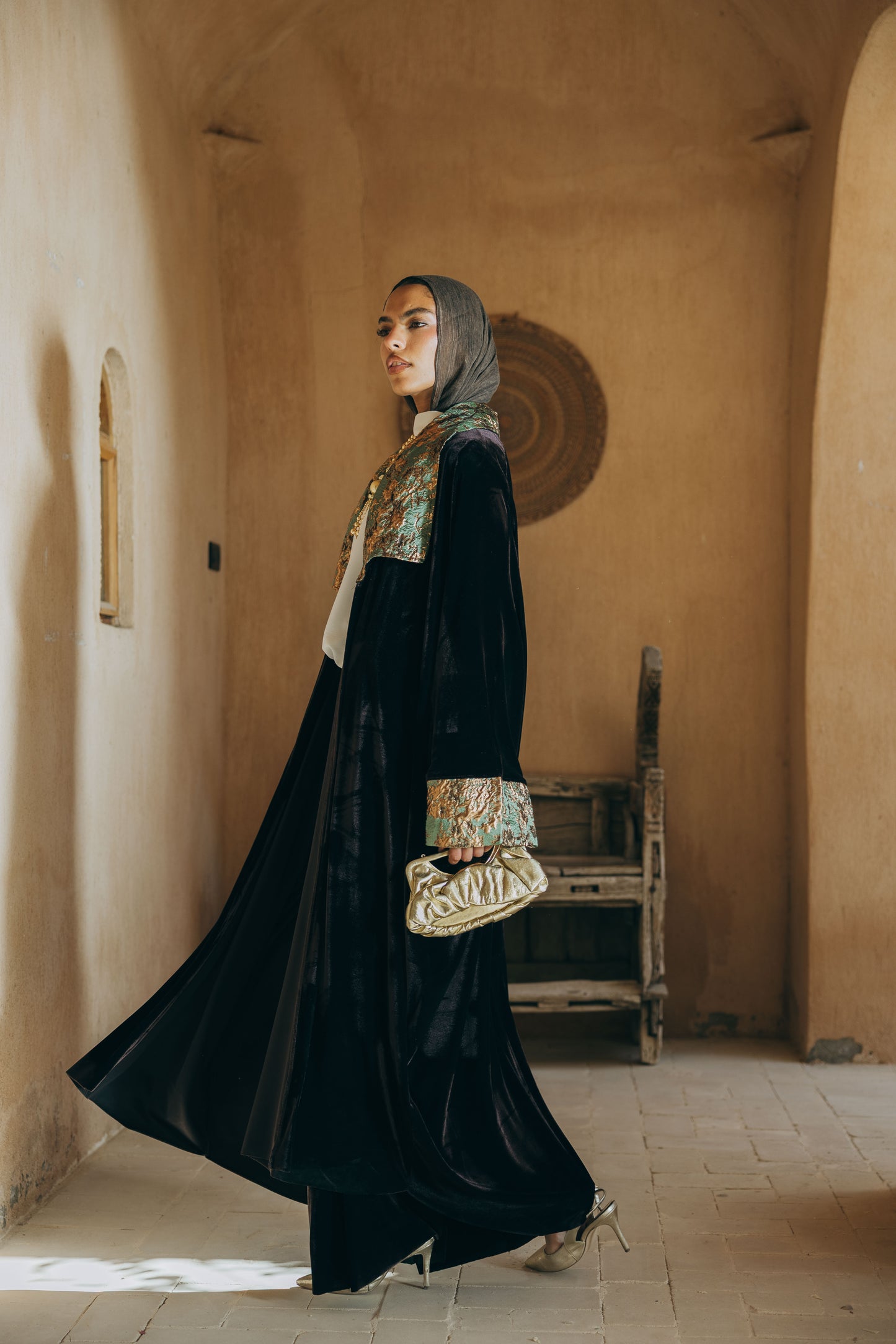 Dayee Kaftan in Brown