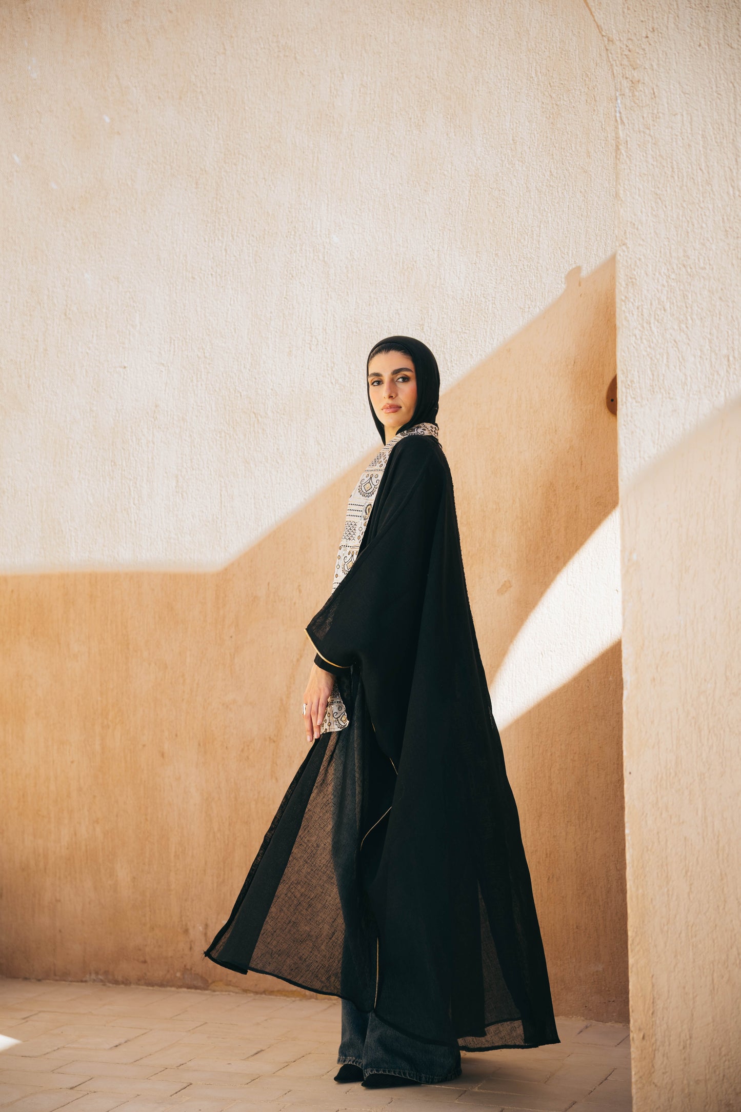 Anwar Linen Kaftan in Black