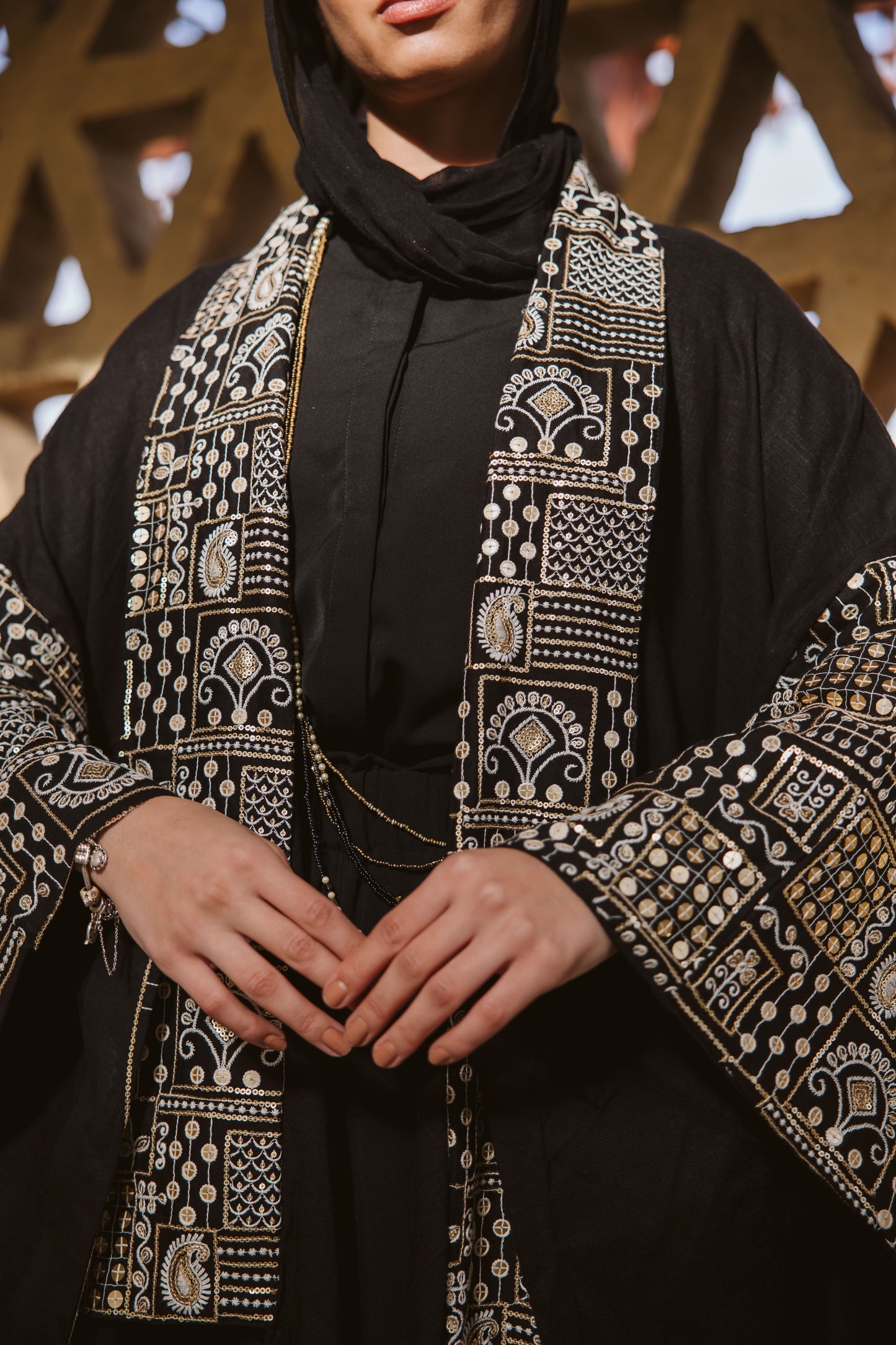 Zumuruda Kaftan in Black