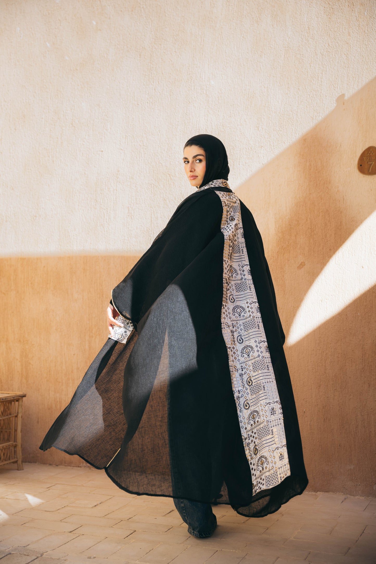 Anwar Linen Kaftan in Black