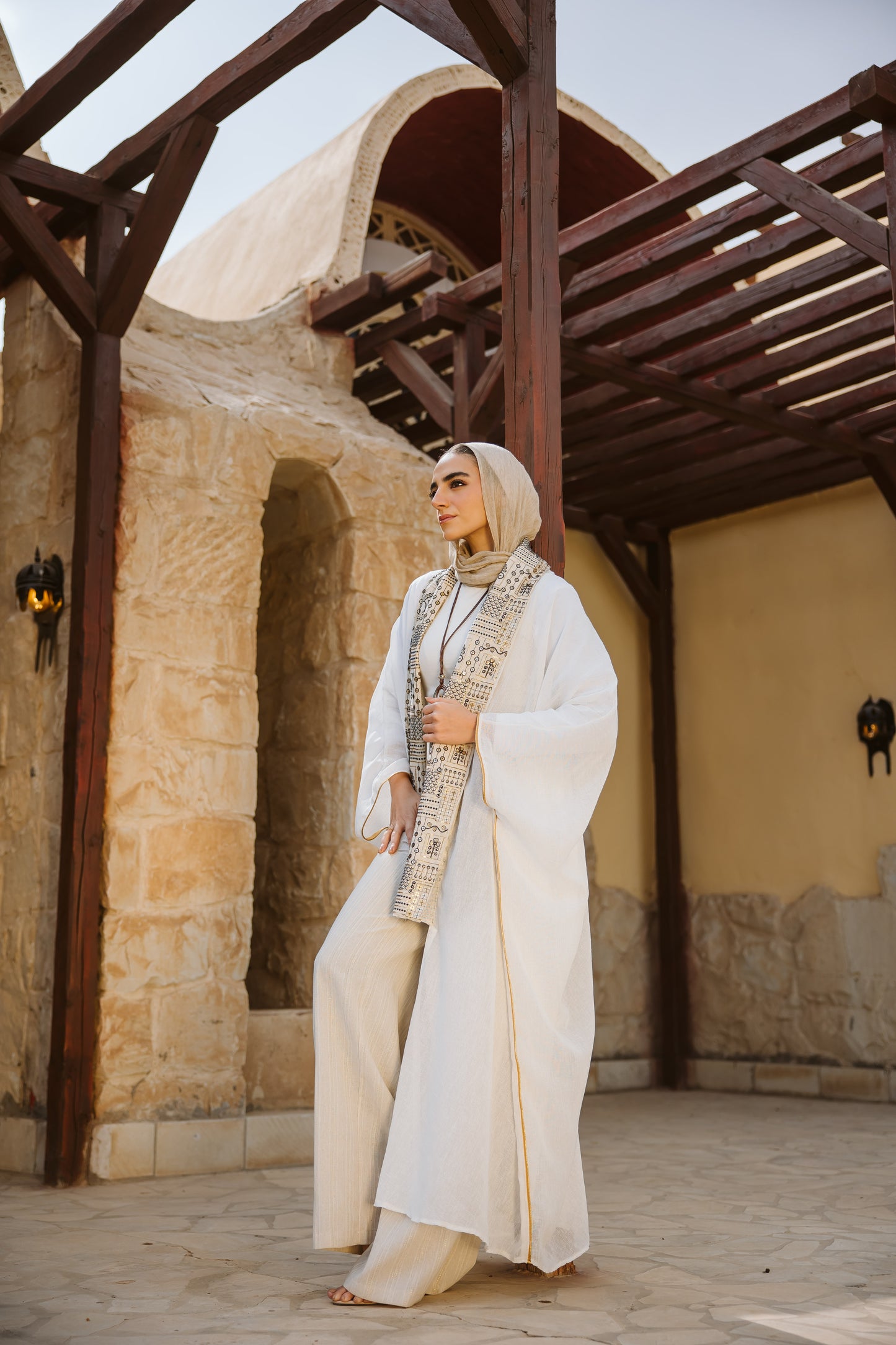 Anwar Linen Kaftan in white