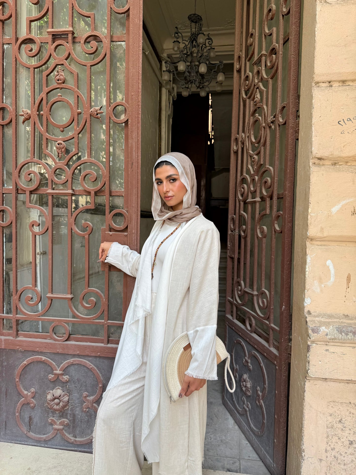 The Bicolor Linen Set in Latte