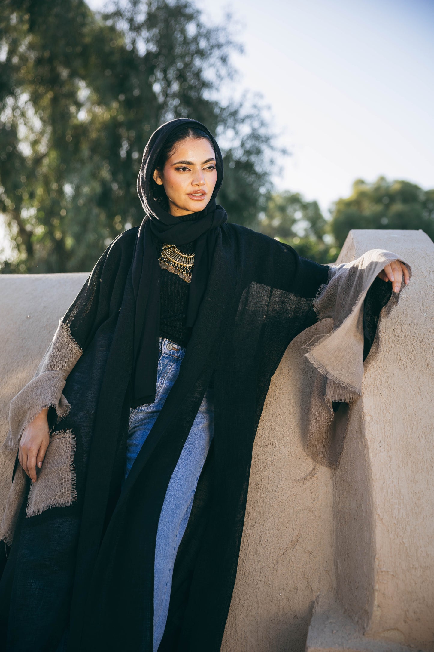 Sabeya Linen Kaftan in Black
