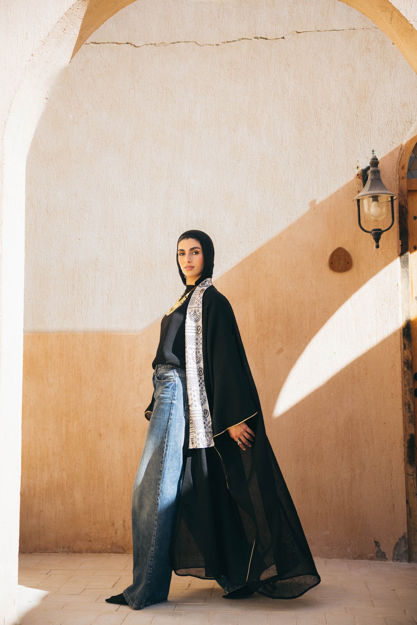 Anwar Linen Kaftan in Black
