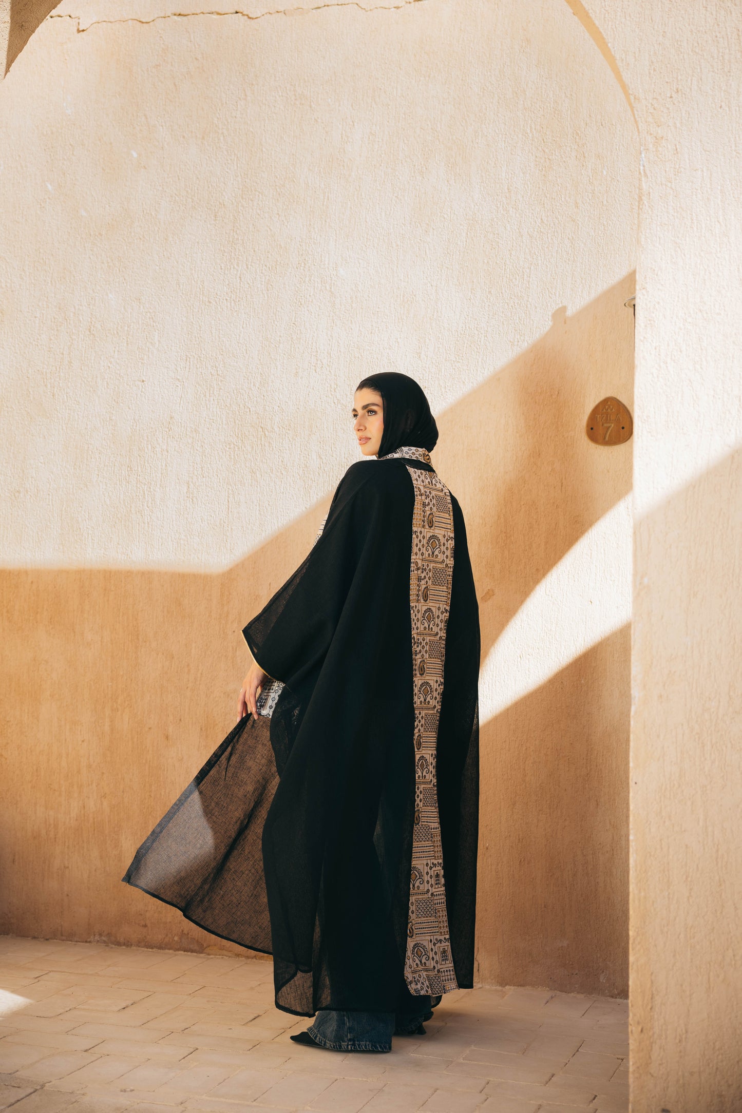 Anwar Linen Kaftan in Black